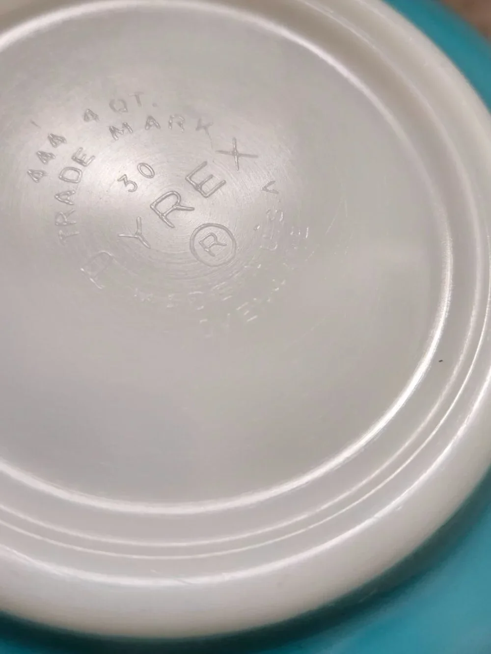 Pyrex balloons chip and dip set